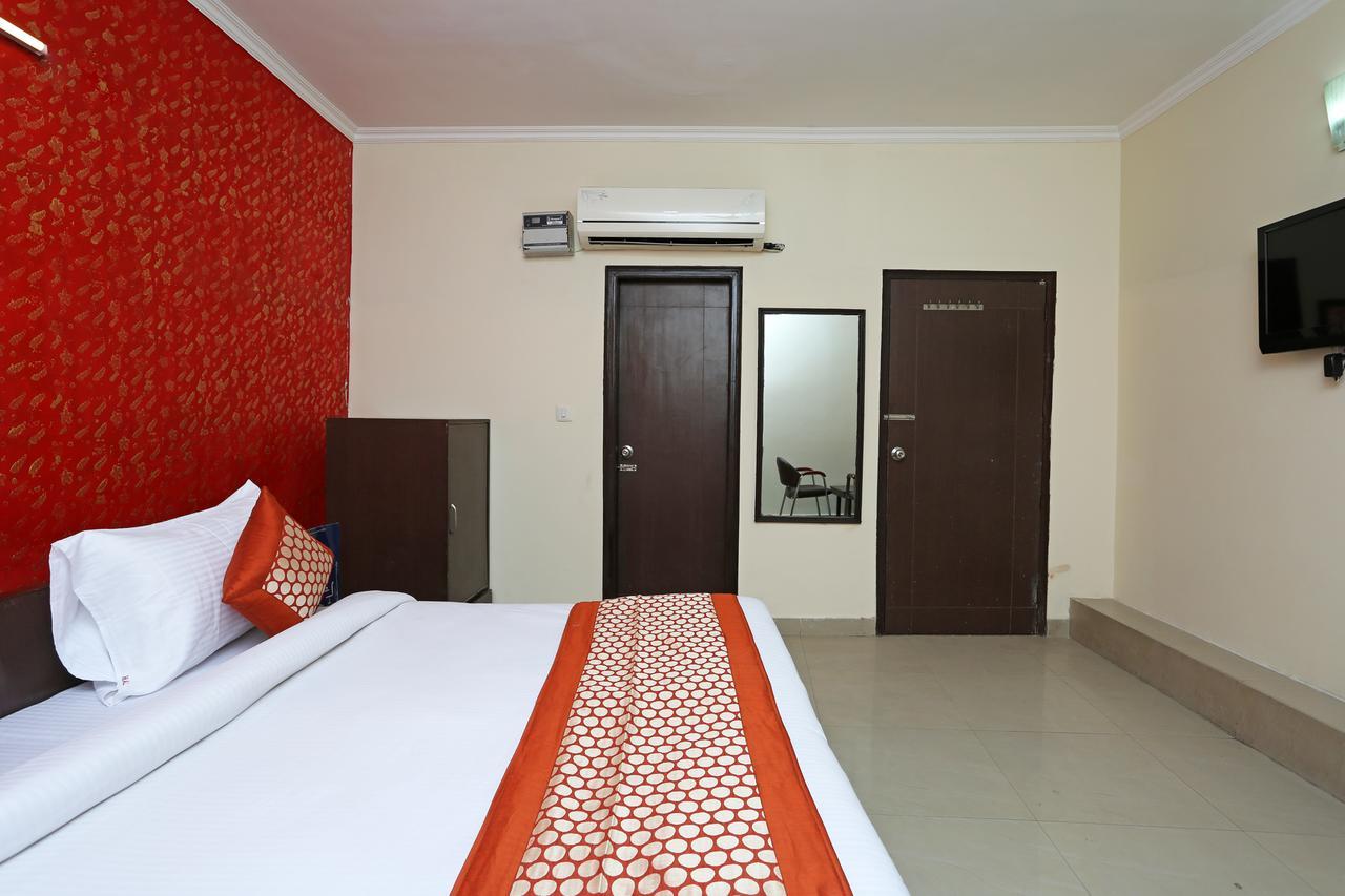 Hotel Smart Stay Delhi Igi Airport Нью-Дели Экстерьер фото
